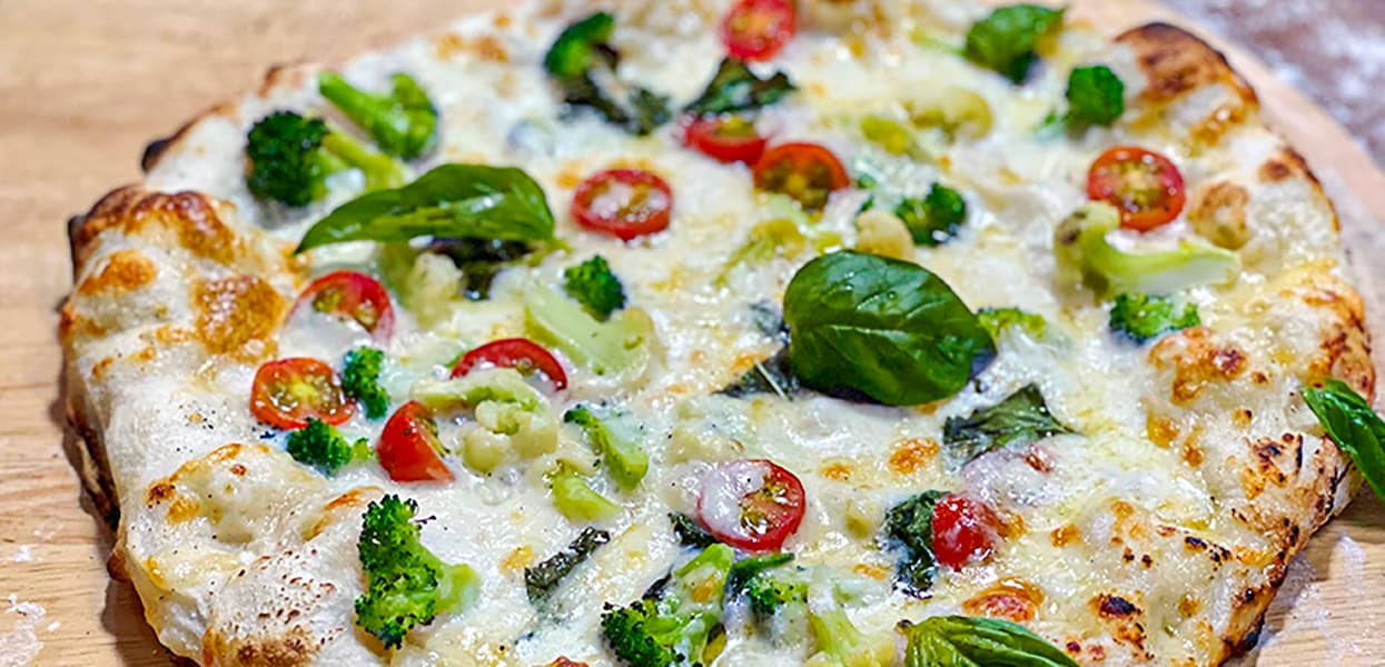 Cheesy Cauliflower and Broccoli Pizza – - Recipe